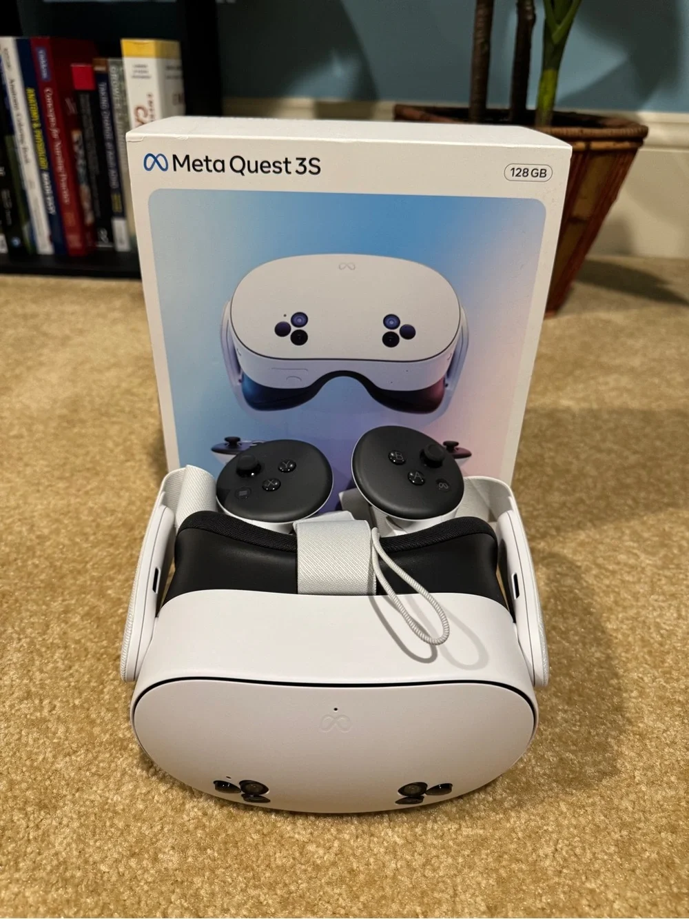 Meta Quest 3S Standalone VR Headset (White) - 128GB Comes with vr club grip